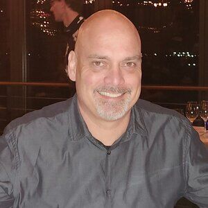 Meet your Posher, Derrick